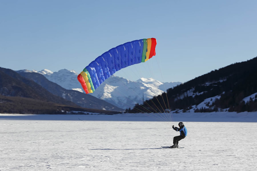 Snowkiting am Reschensee